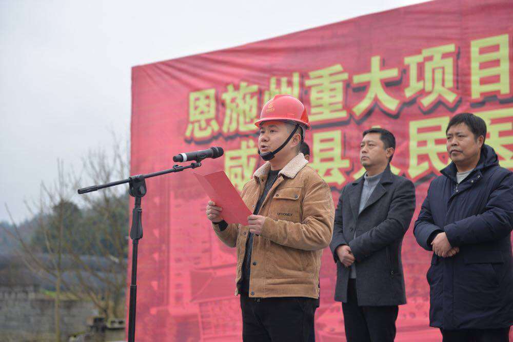 李.jpg